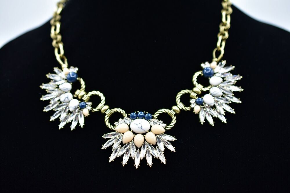 Chloe + Isabel Statement Necklace Collar Crystal Sparkling Blue White Jewels Bn7